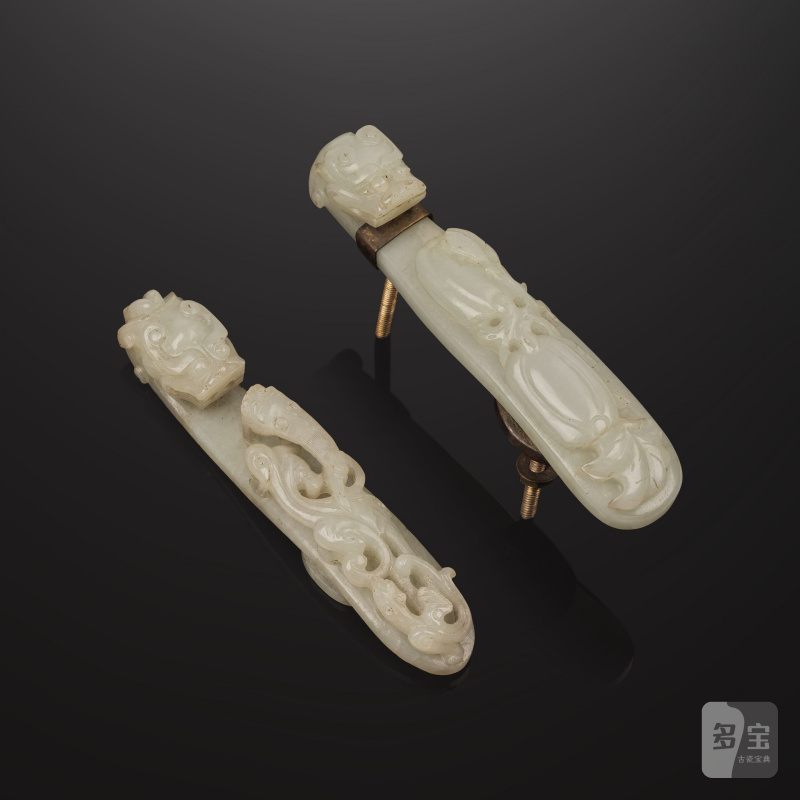 清晚期 玉龍紋帶鉤兩件 | DEUX BOUCLES DE CEINTURE EN JADE CÉLADON